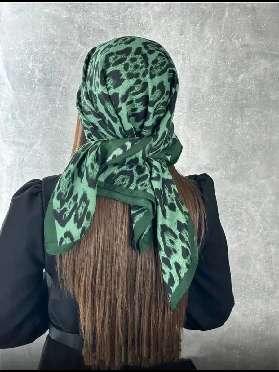 Платок леопардовый на шею и голову осенний хлопок
