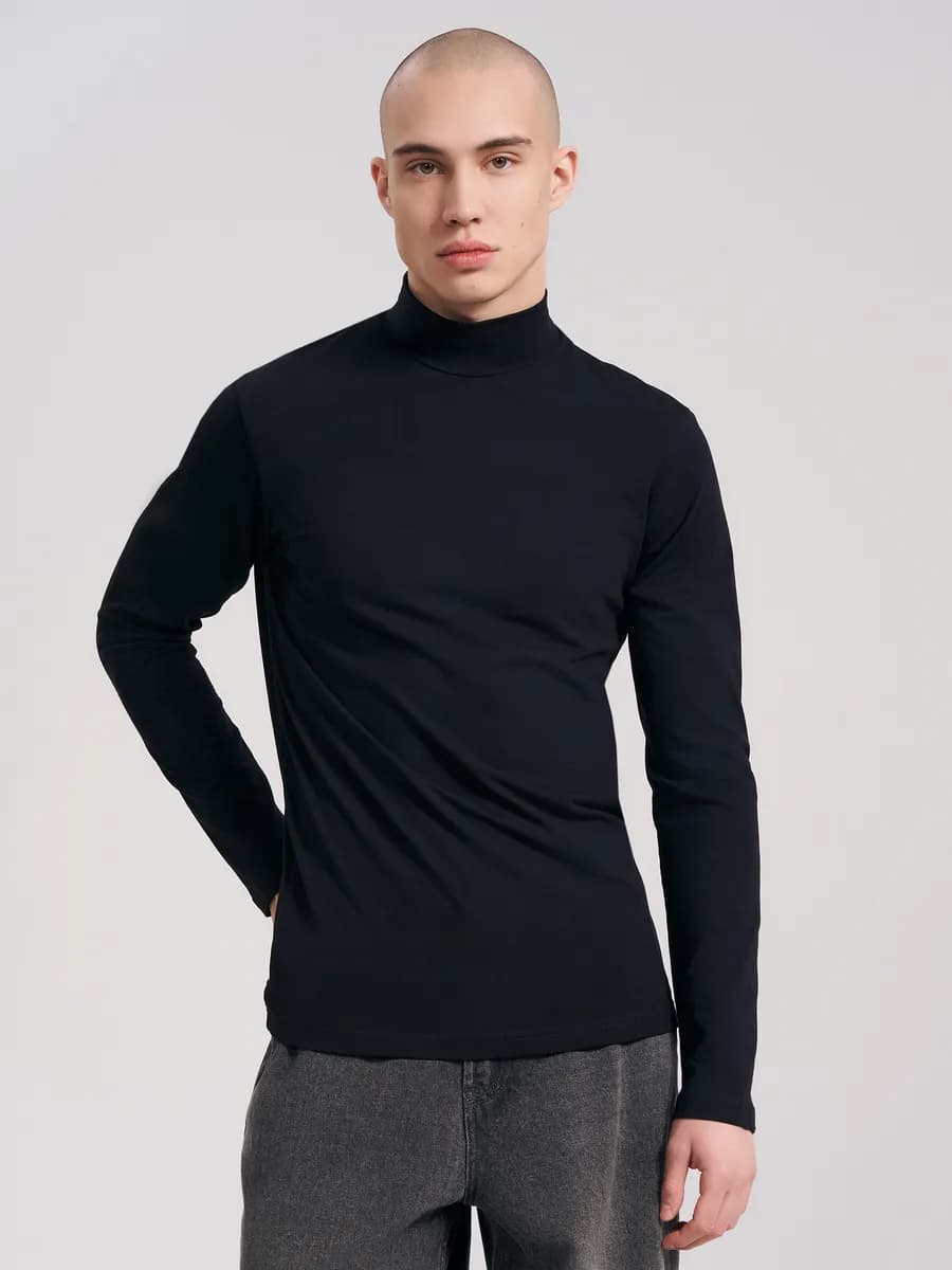 Черная водолазка с горлом базовая