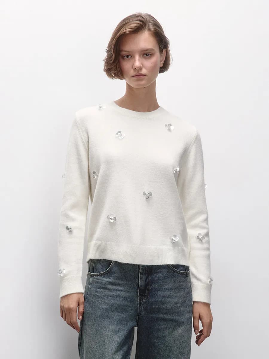 Джемпер вязаный с цветочками из пайеток