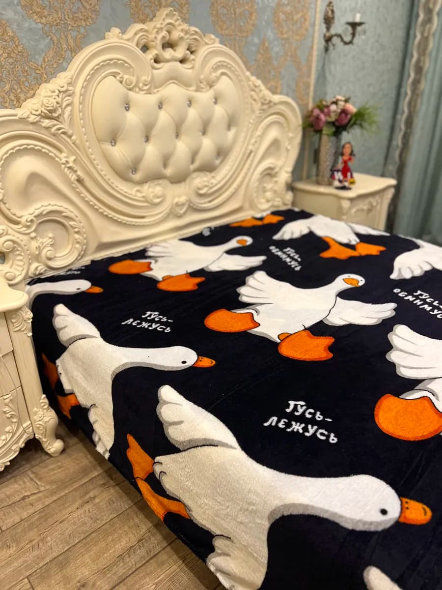 Плед флисовый 180*200 см пушистый, покрывало на кровать