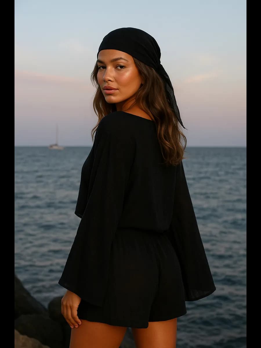 Пляжный костюм с шортами