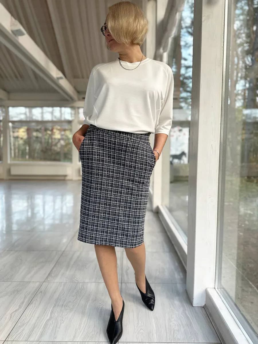 Юбка плотная трикотажная миди офисная карандаш