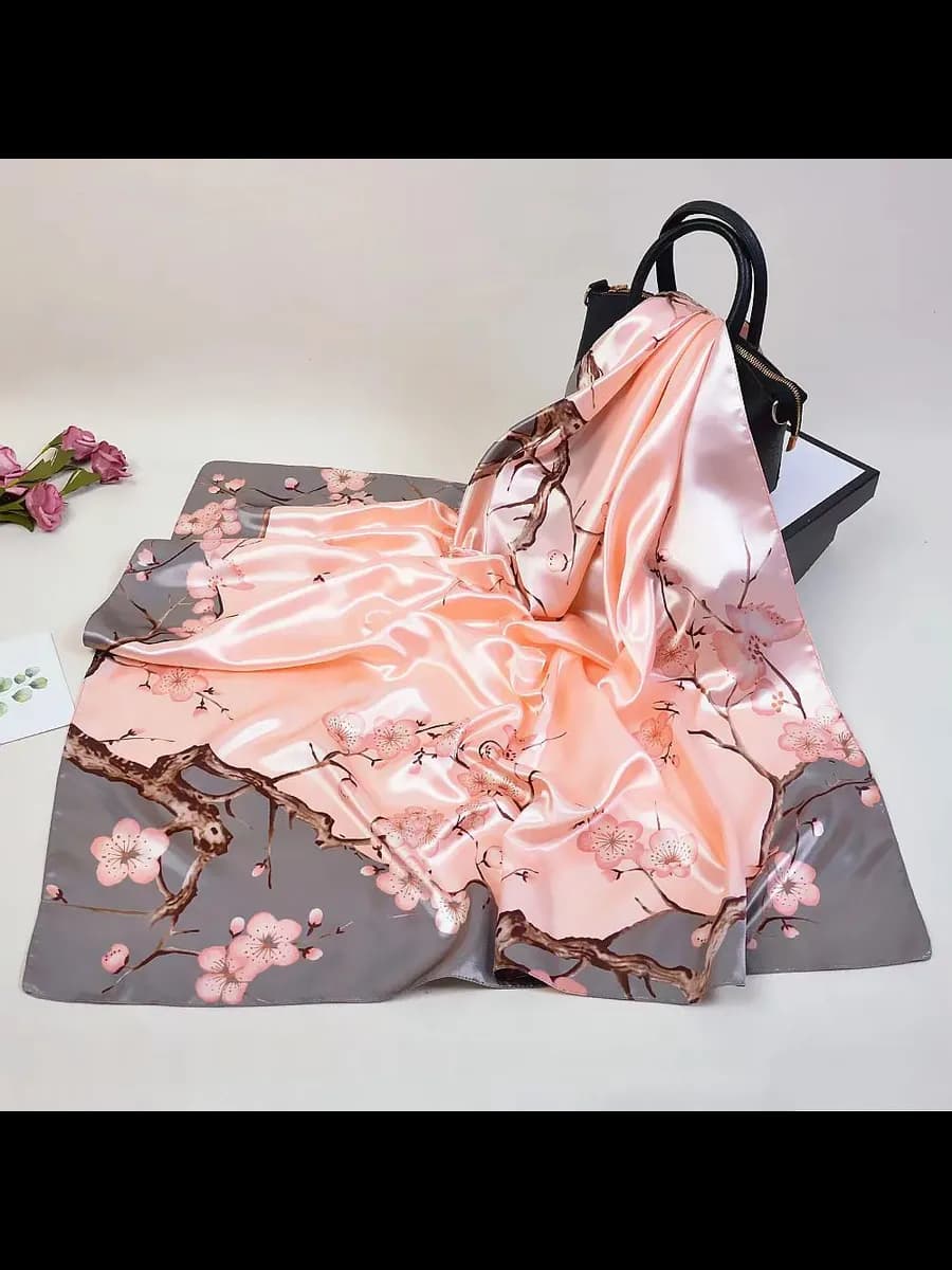 Платок шелковый на шею на голову