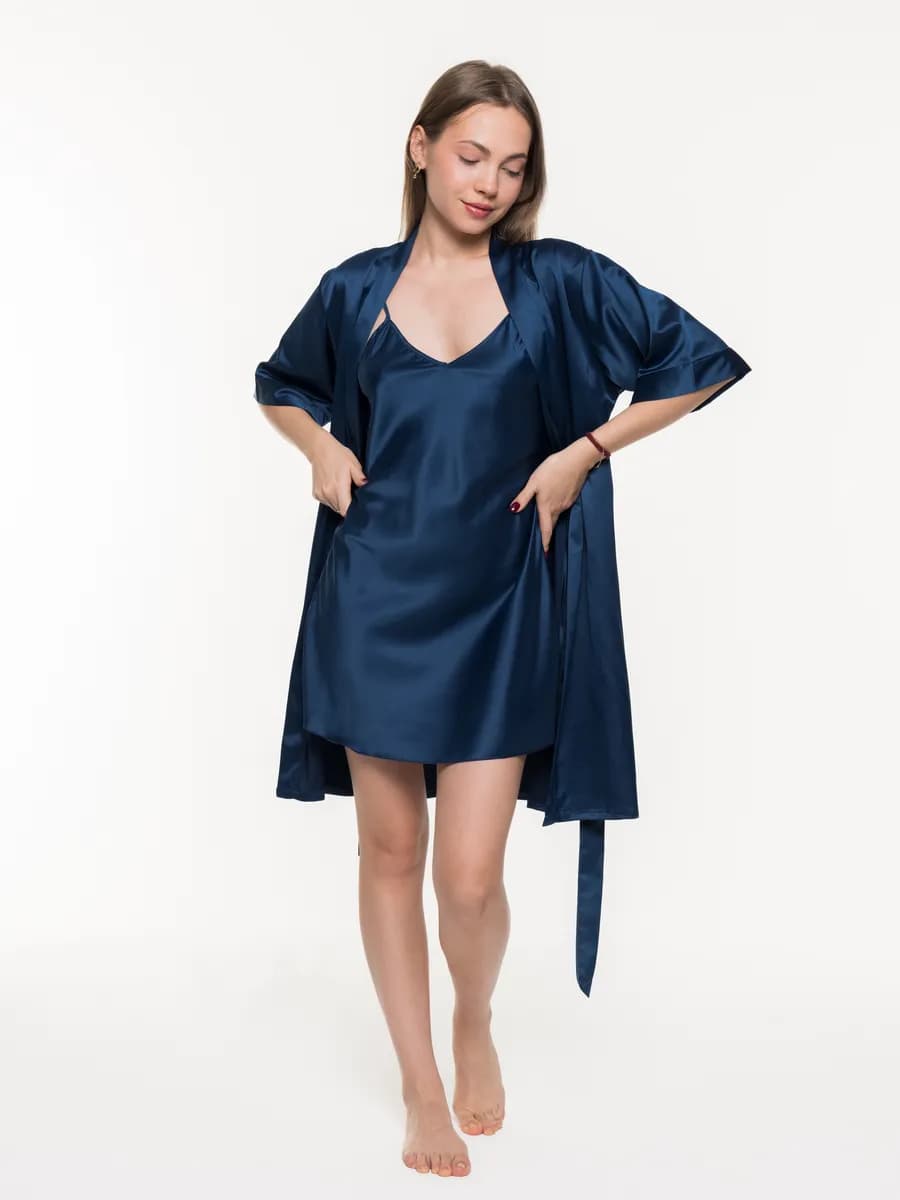 Шелковая сорочка с халатом