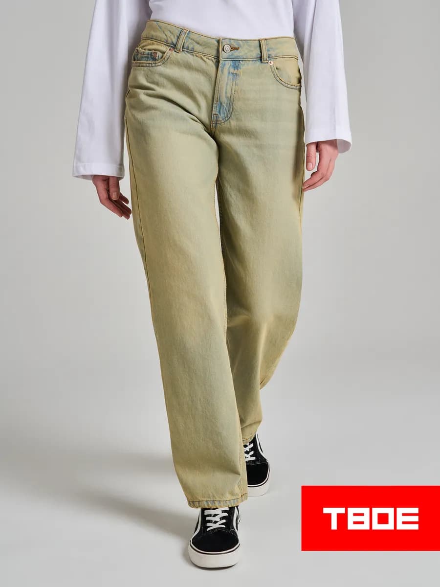 Прямые джинсы с низкой посадкой