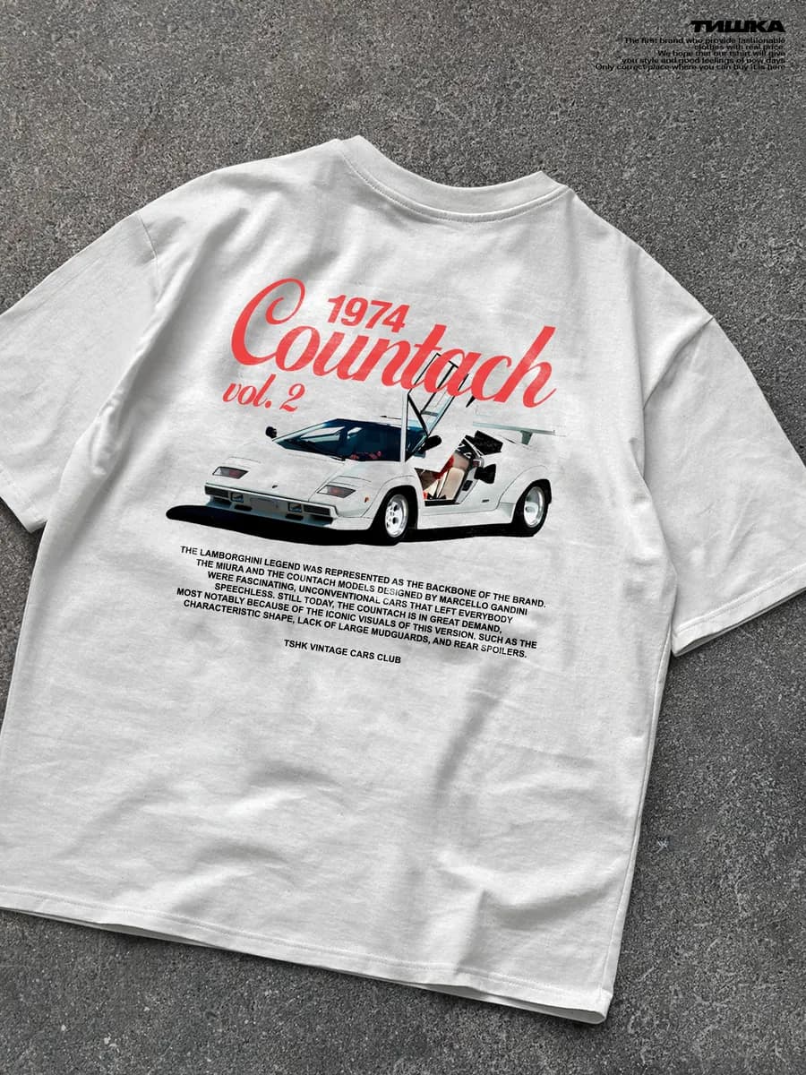 Винтажная футболка с машиной спорткар