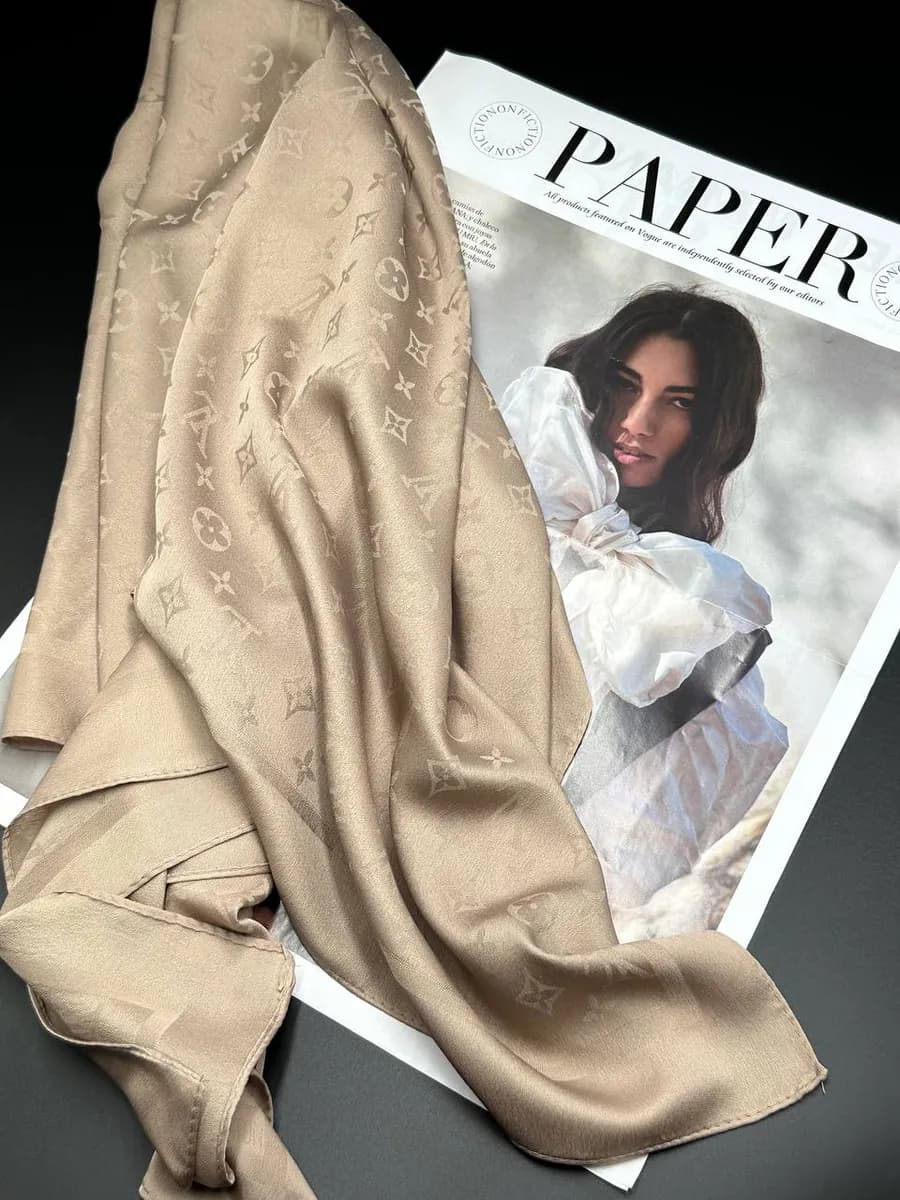 Шелковый платок на голову и шею