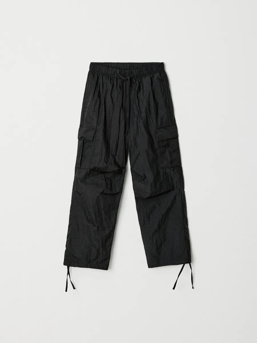 Брюки-карго нейлоновые черные свободные