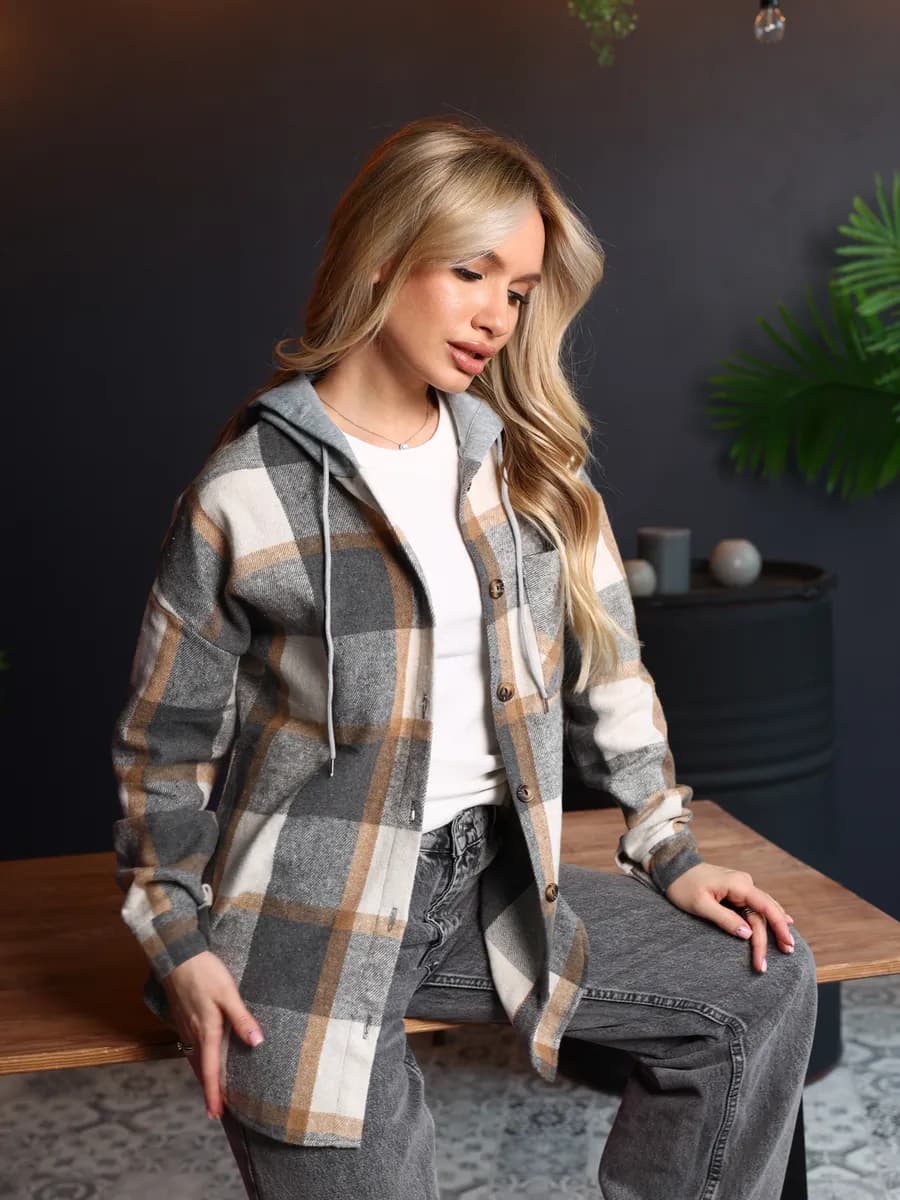 Рубашка в клетку с капюшоном