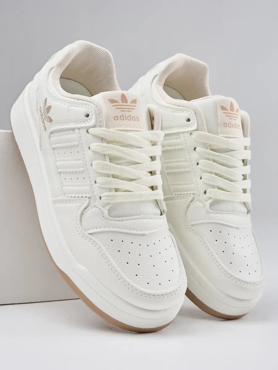 Кроссовки женские