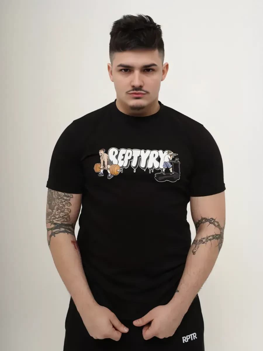 Футболка черная спортивная с принтом