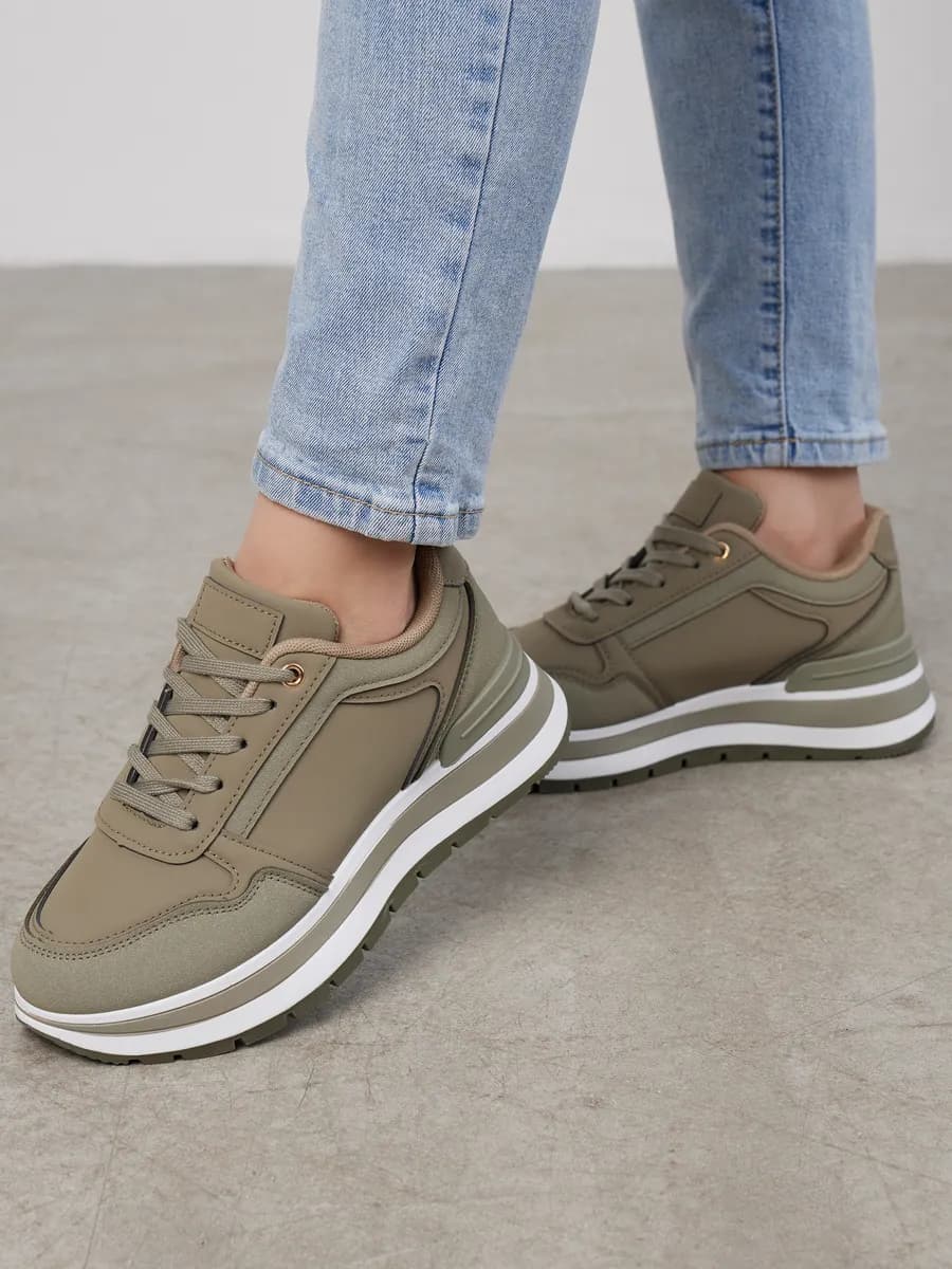 Кроссовки демисезонные