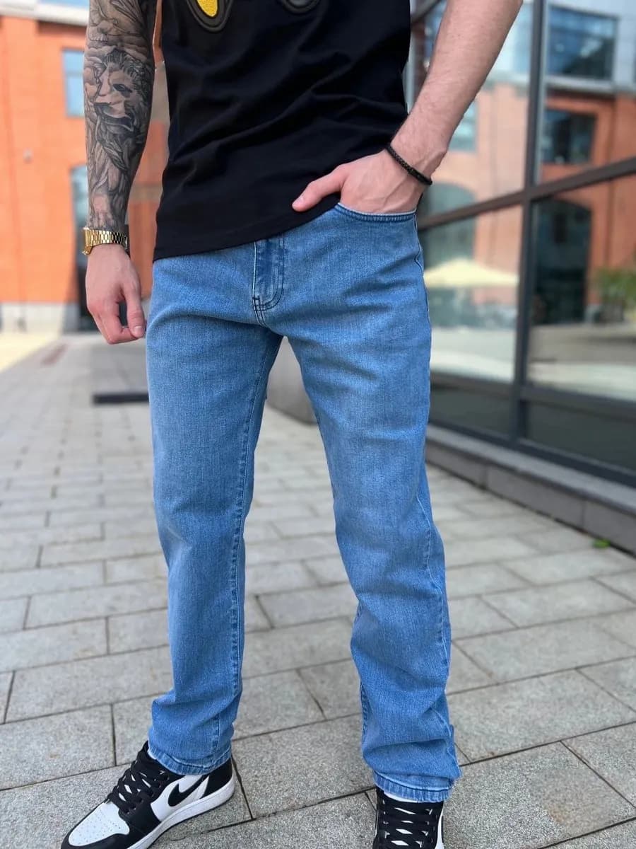 Классические джинсы прямые