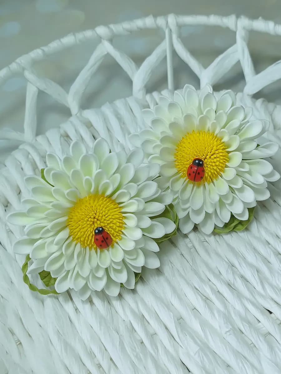 Ромашка на резинке