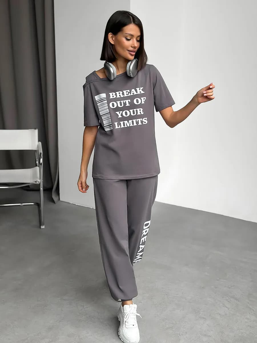 Женский спортивный трикотажный костюм - фото 1