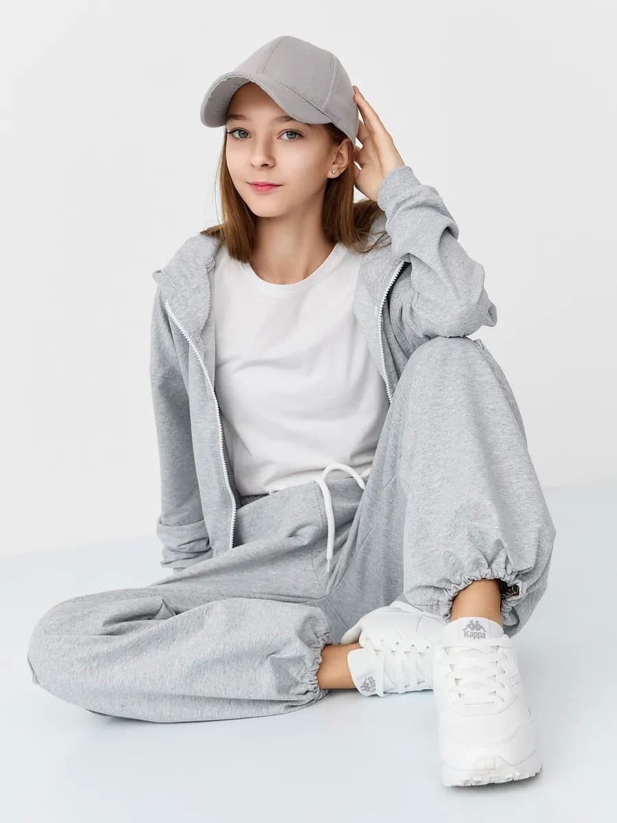 Костюм спортивный с брюками карго