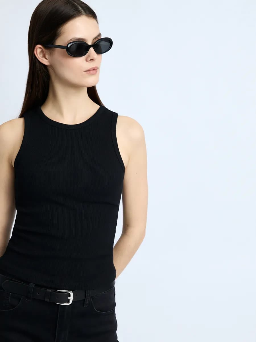 Женский топ-майка без рукавов - фото 1