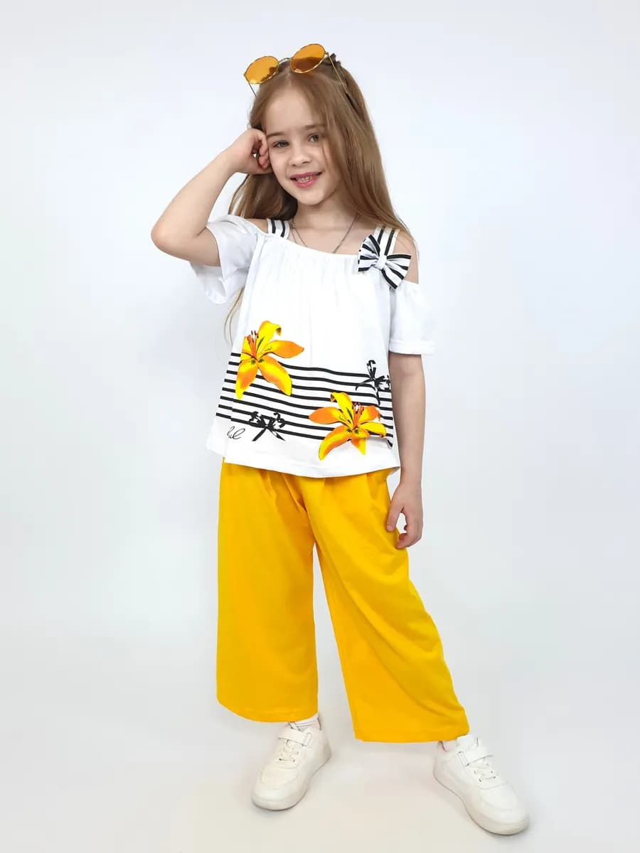 Костюм детский с укороченными брюками и футболкой