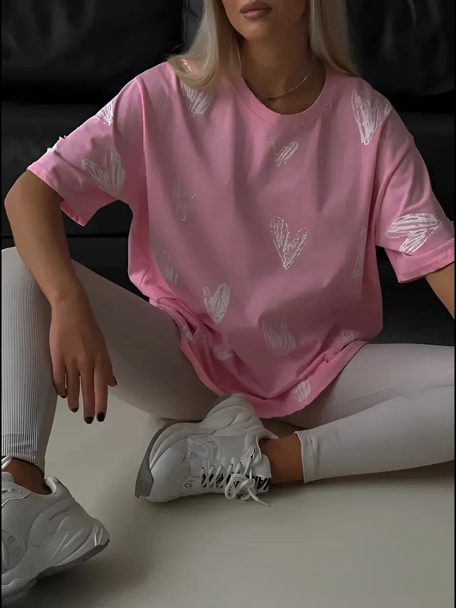 Футболка оверсайз с принтом сердечки