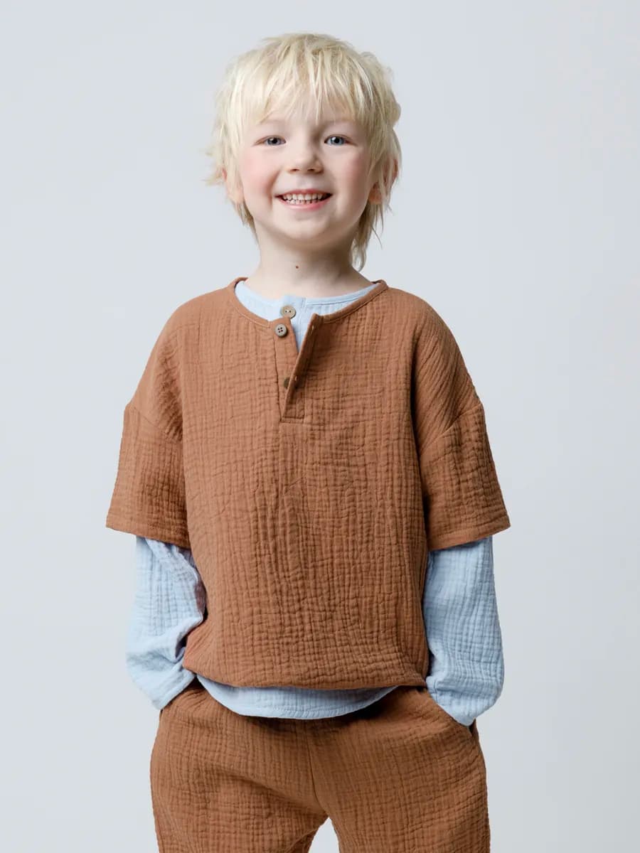 Муслиновая хлопковая футболка на лето для мальчика