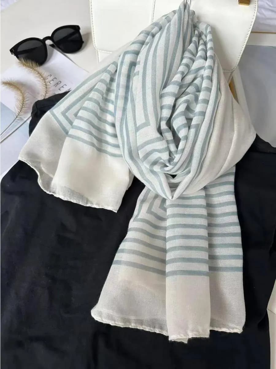 Шарф платок палантин легкий осенний в полоску