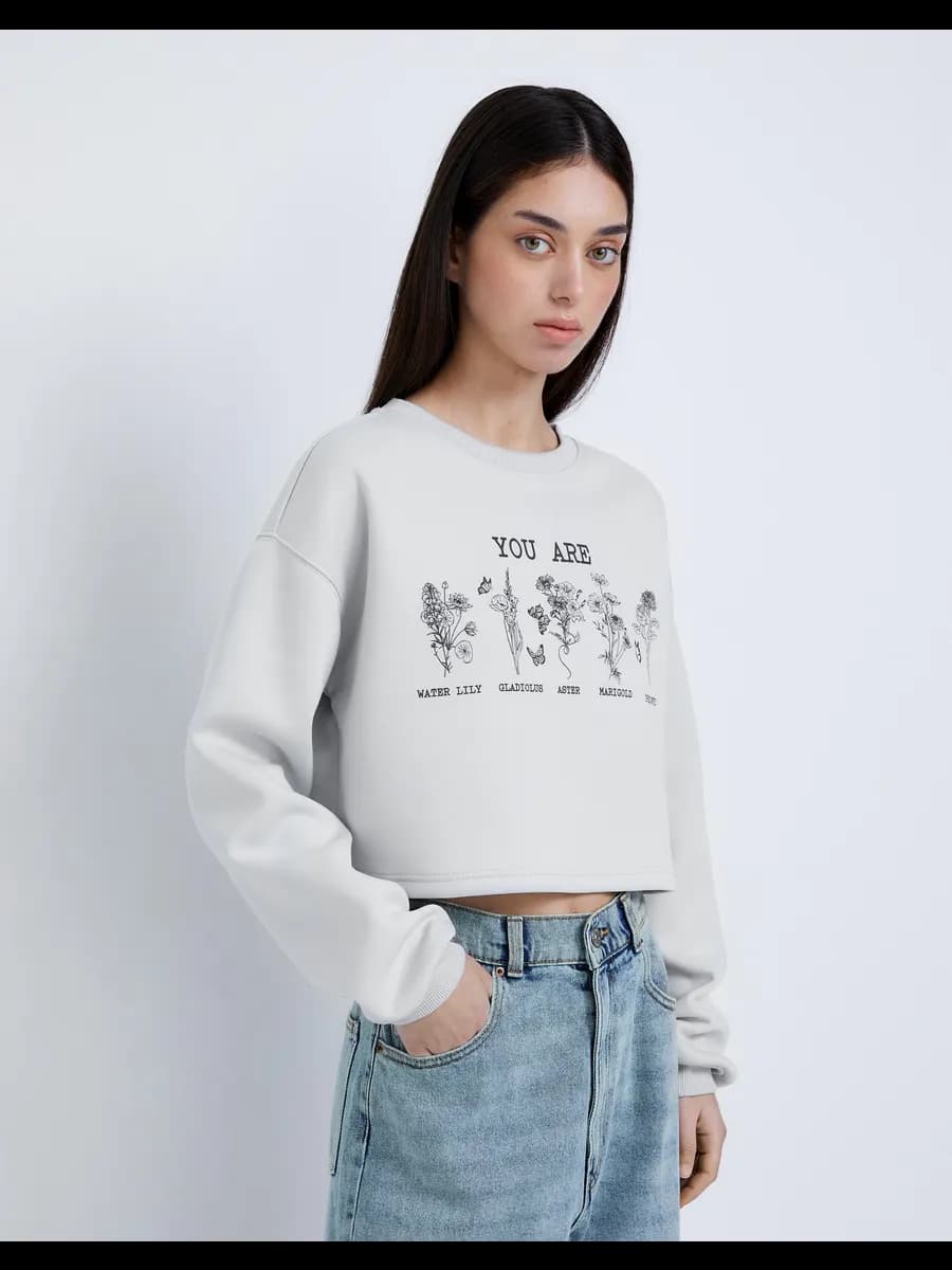 Светло-серый укороченный свитшот oversize с принтом