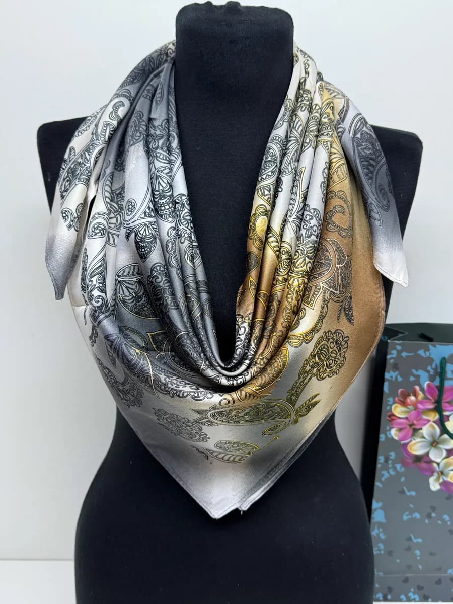 Платок шелковый на голову и шею косынка 90х90