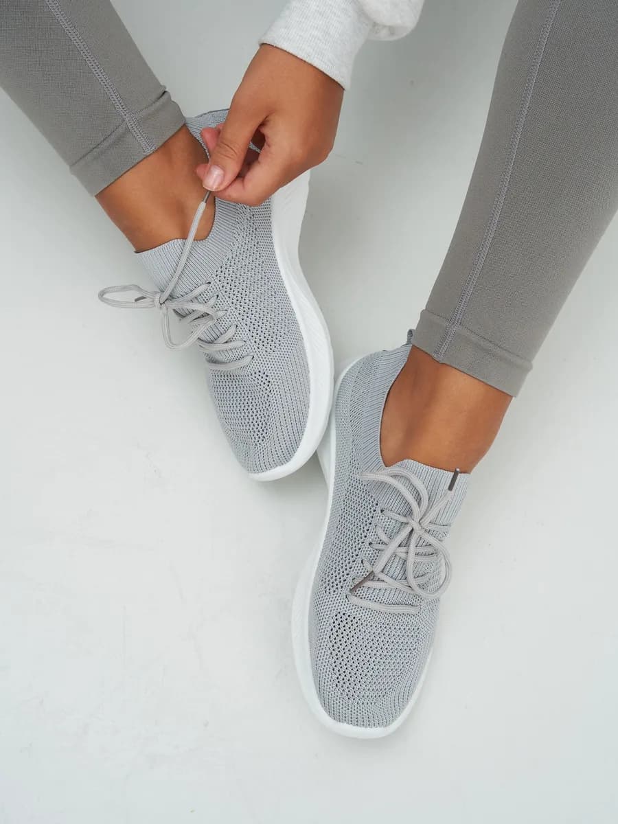 Кроссовки летние спортивные