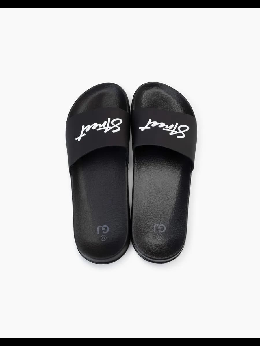 Чёрные резиновые шлёпанцы с надписью