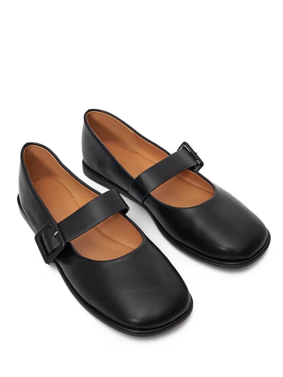 Балетки с ремешком пряжкой