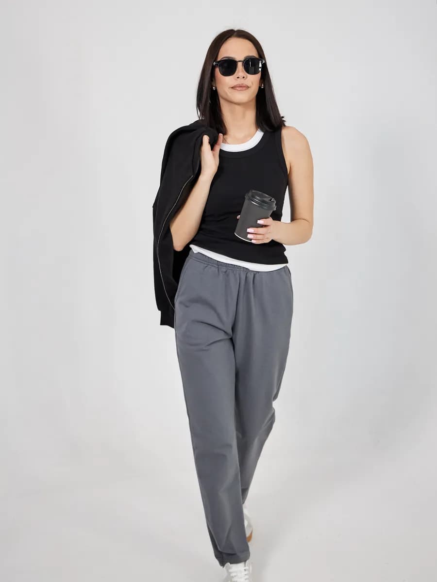 Серые спортивные штаны
