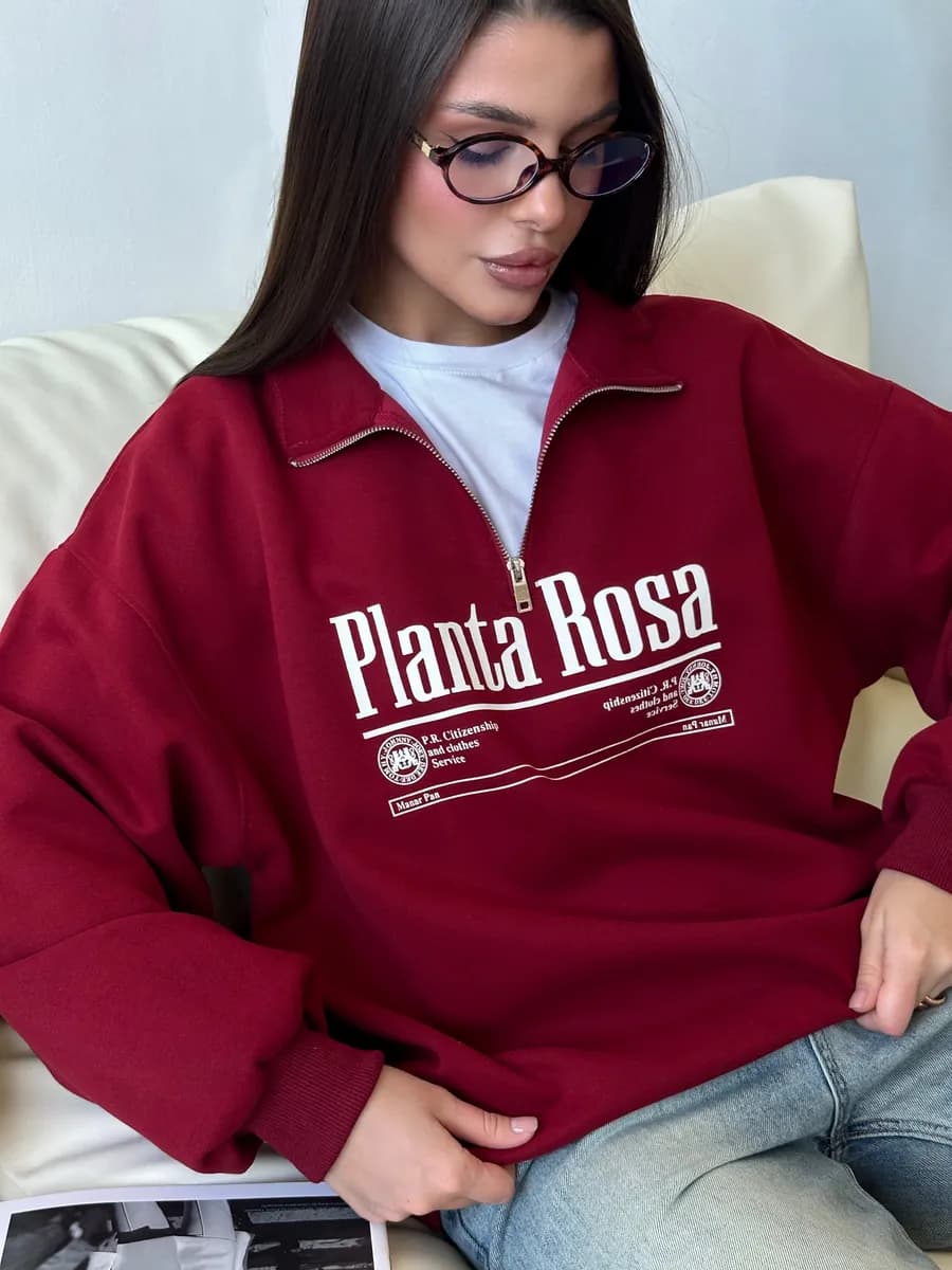 Свитшот оверсайз с принтом полузамок