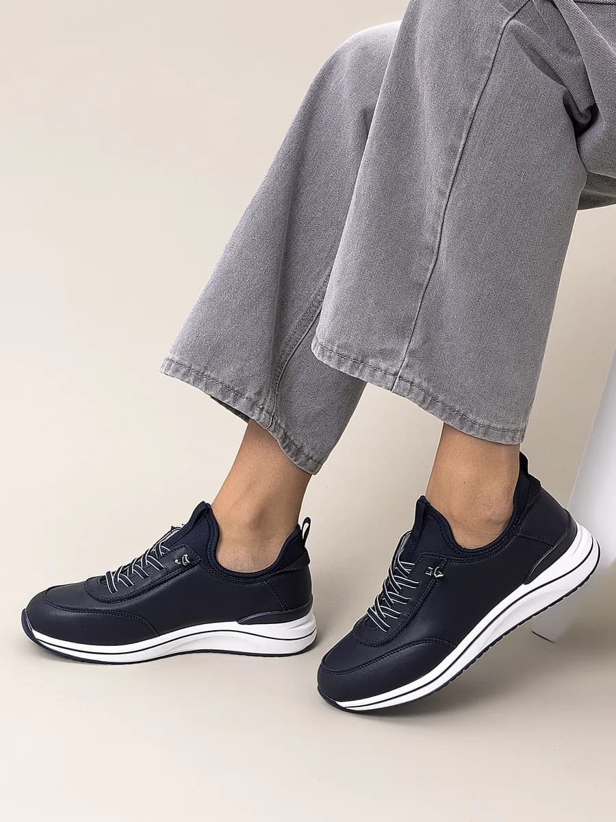 Кроссовки кожаные на толстой подошве