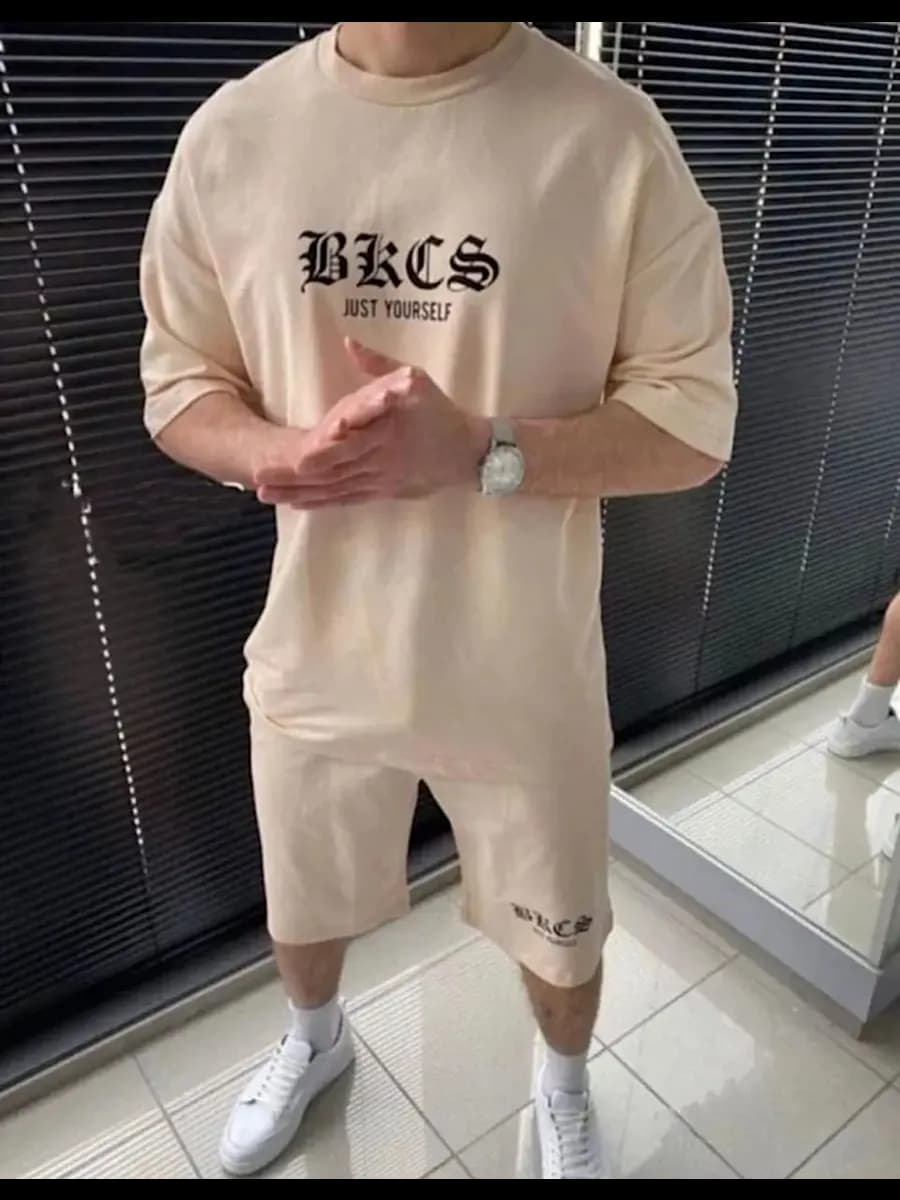 Костюм спортивный с шортами