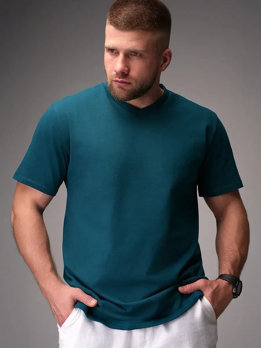 Футболка базовая больших размеров с v вырезом - фото 1