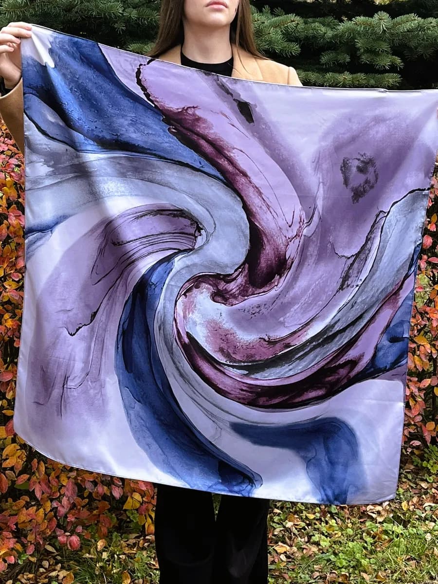 Платок шелковый на голову и шею в подарок