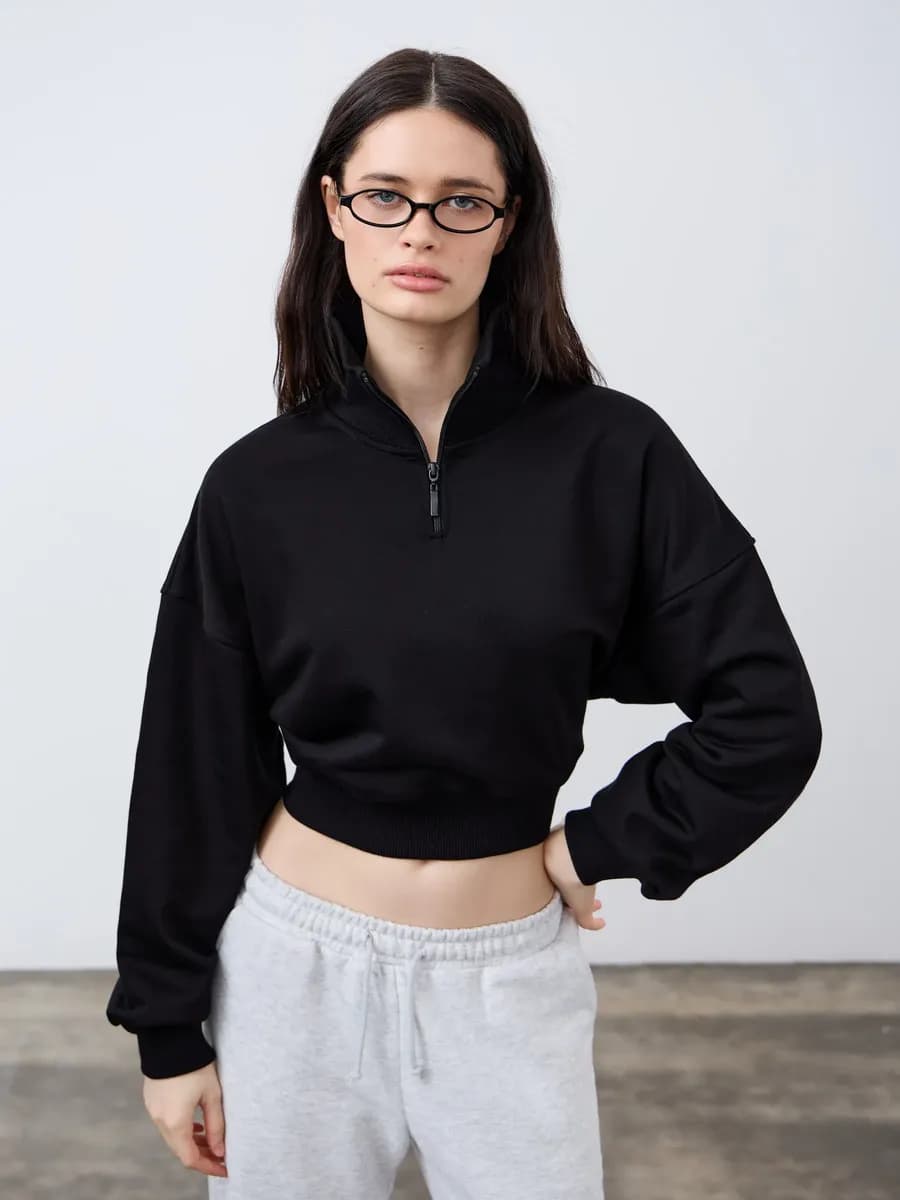 Свитшот укороченный на молнии без начеса