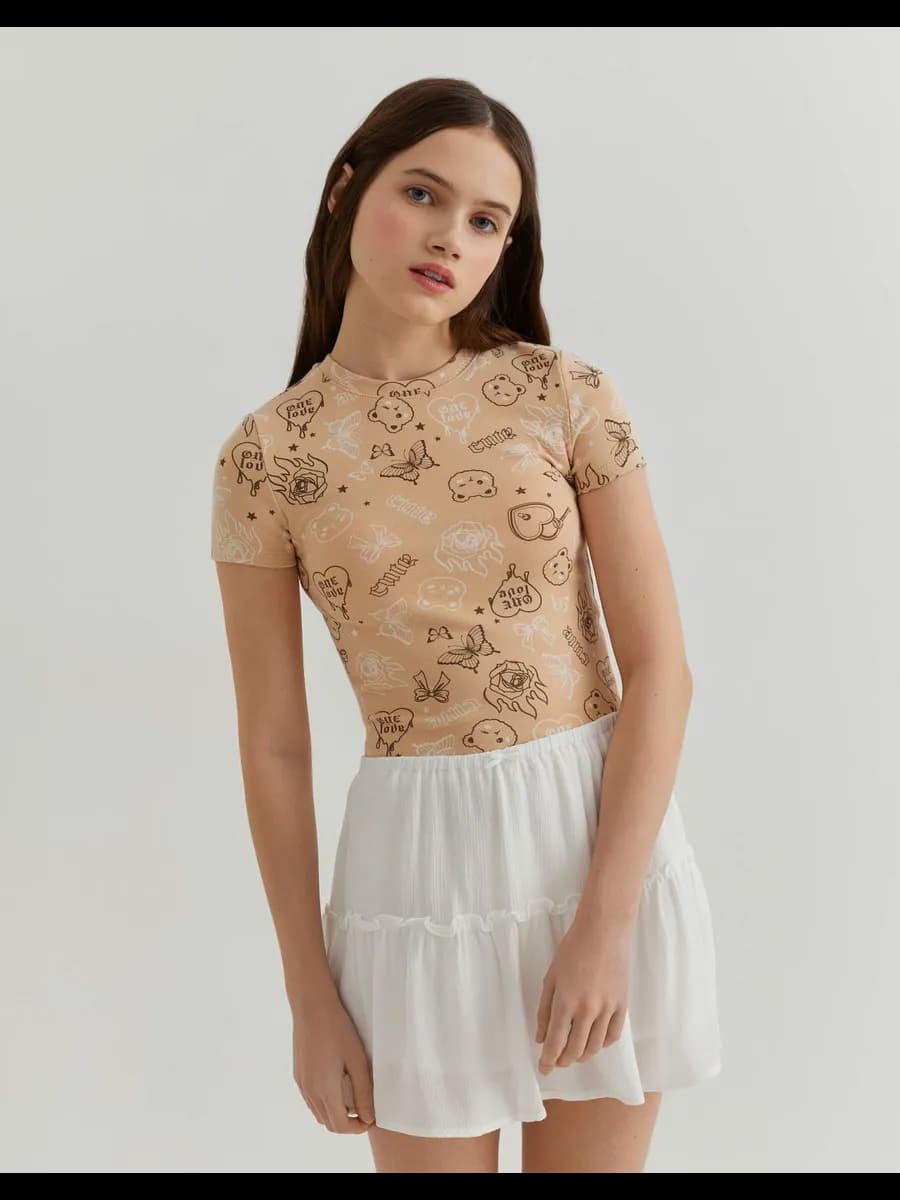 Бежевый облегающий топ с принтом