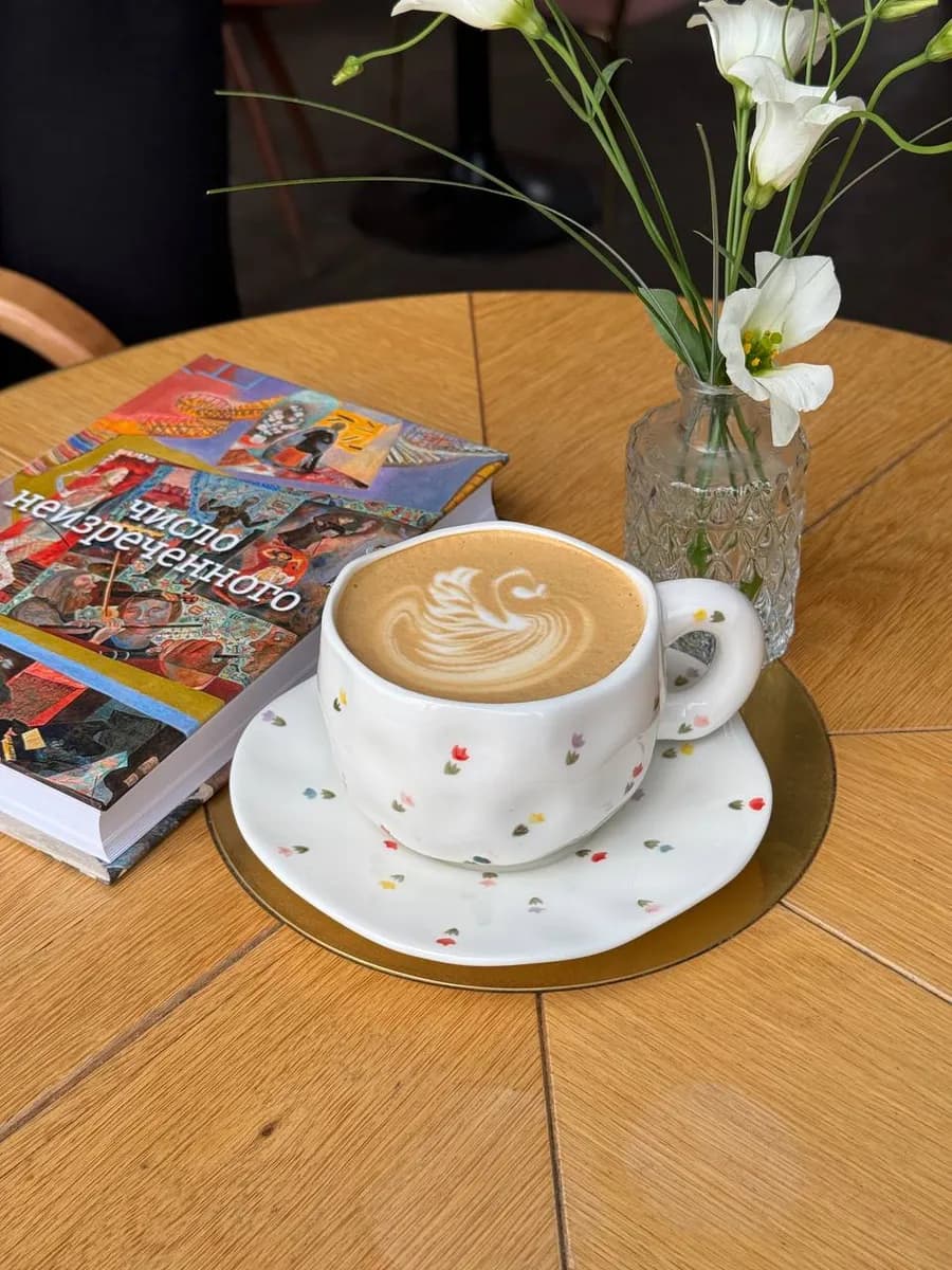 Чайная пара с цветочками, набор кружка и блюдце