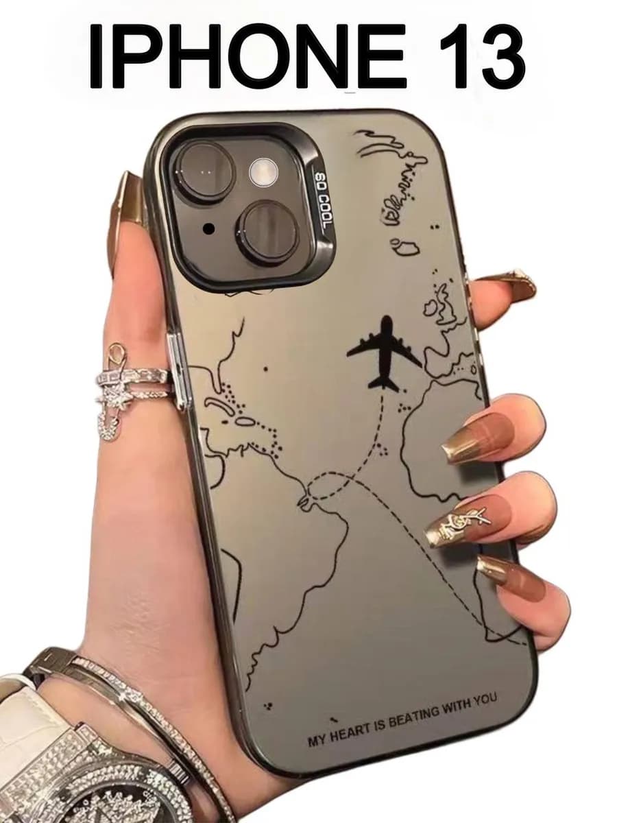 Чехол на iPhone 13 силиконовый с принтом сердечки