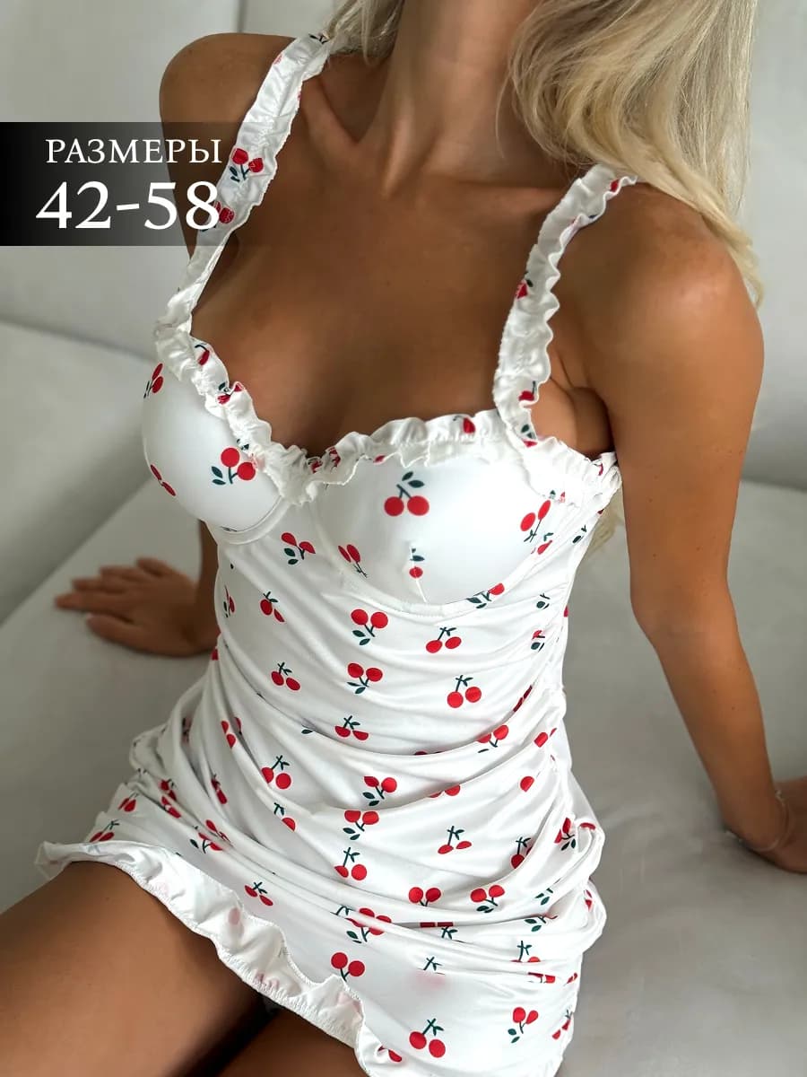 Ночная сорочка на лямках со стрингами