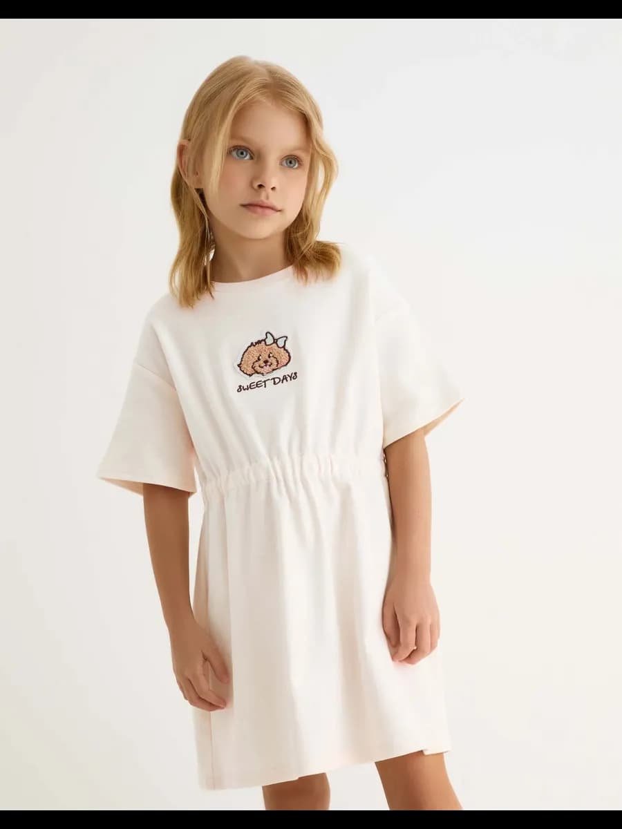 Молочное платье с вышивкой