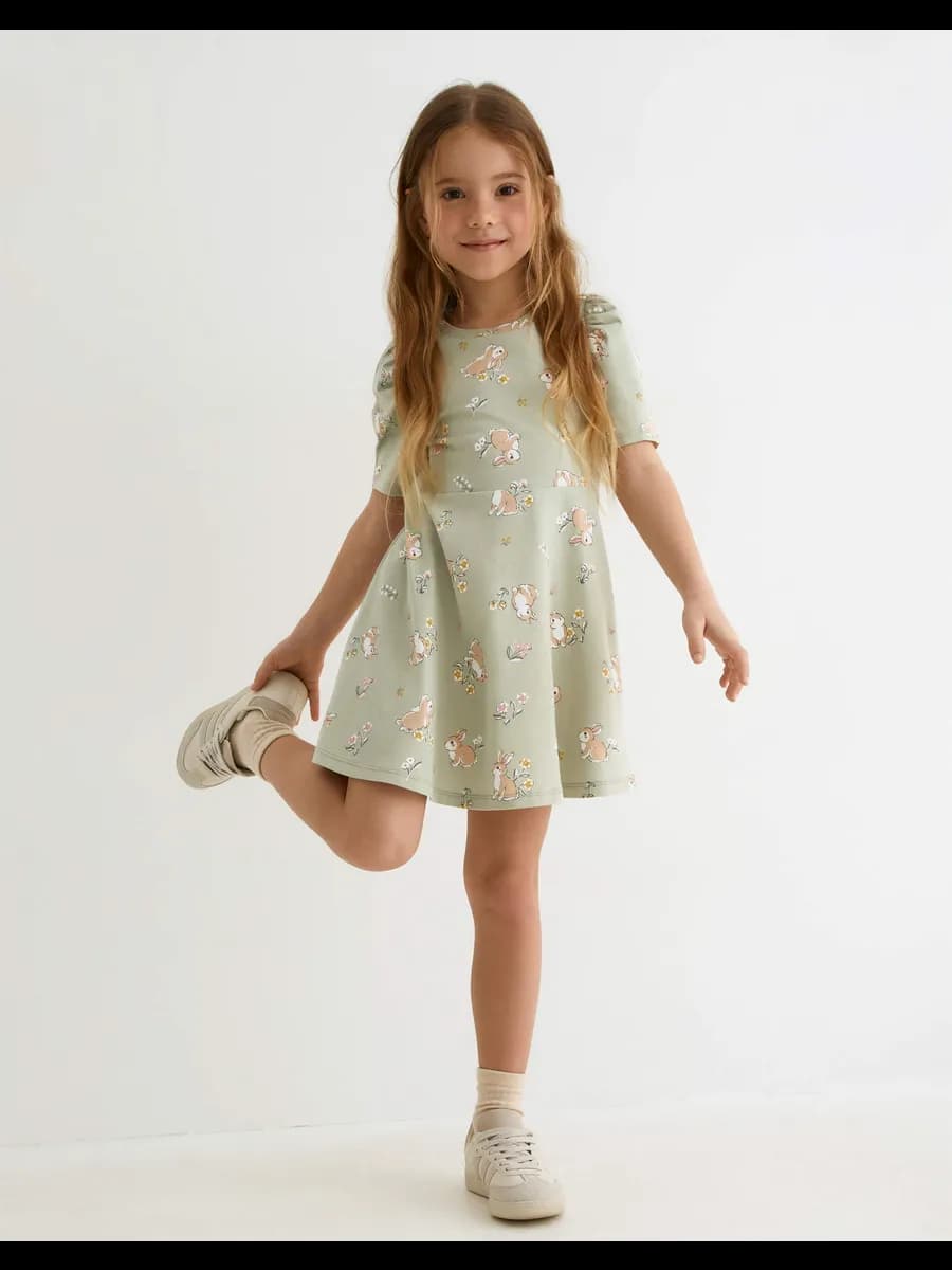 Оливковое платье с принтом