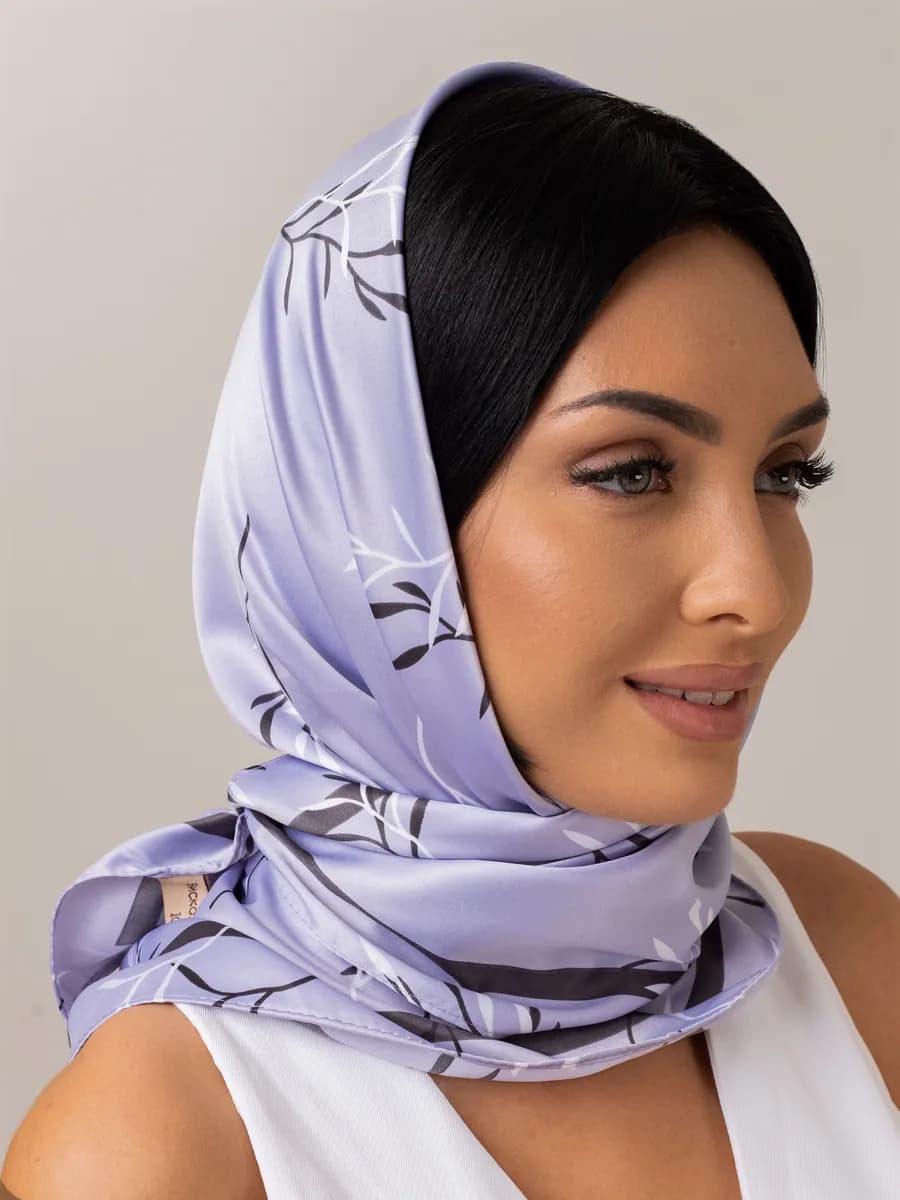 Платок шелковый на голову косынка атласная весенняя