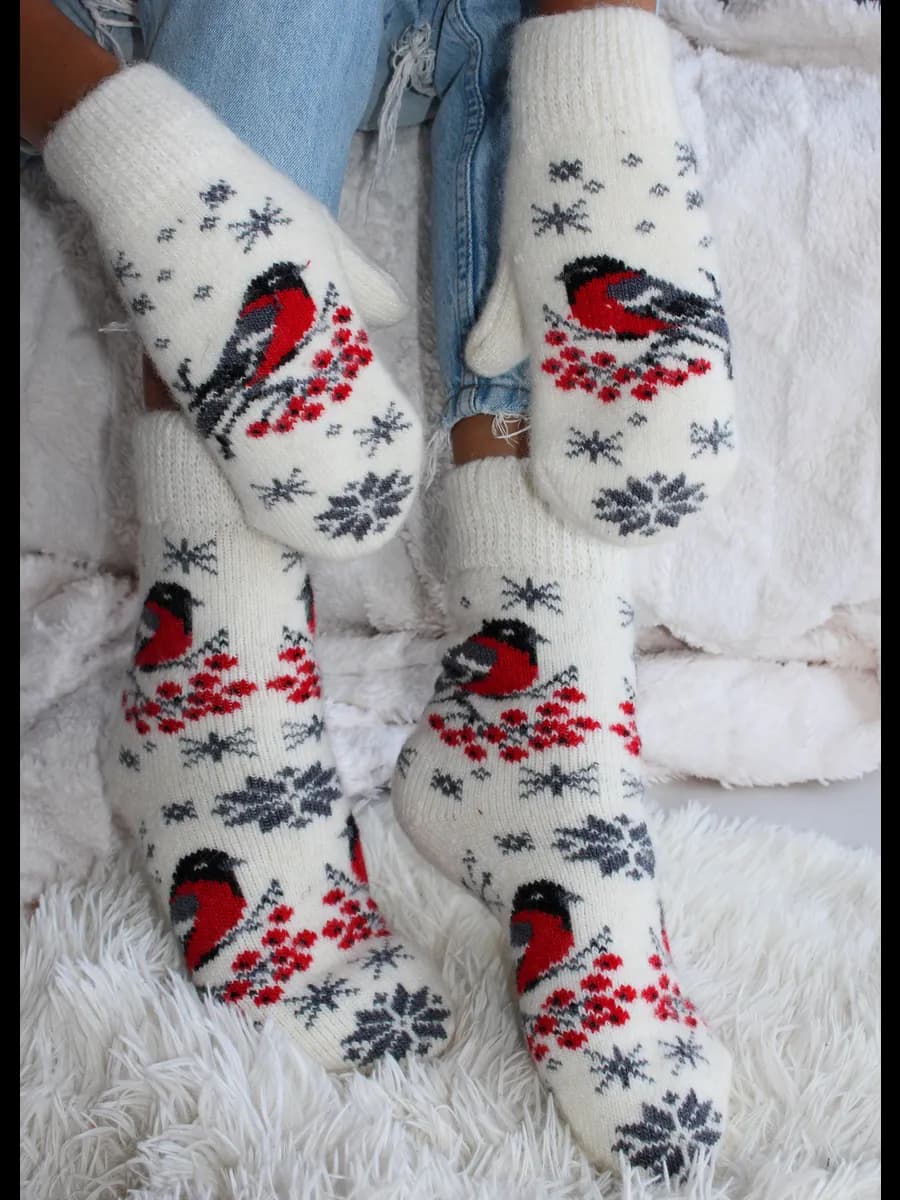 комплект варежки и носки