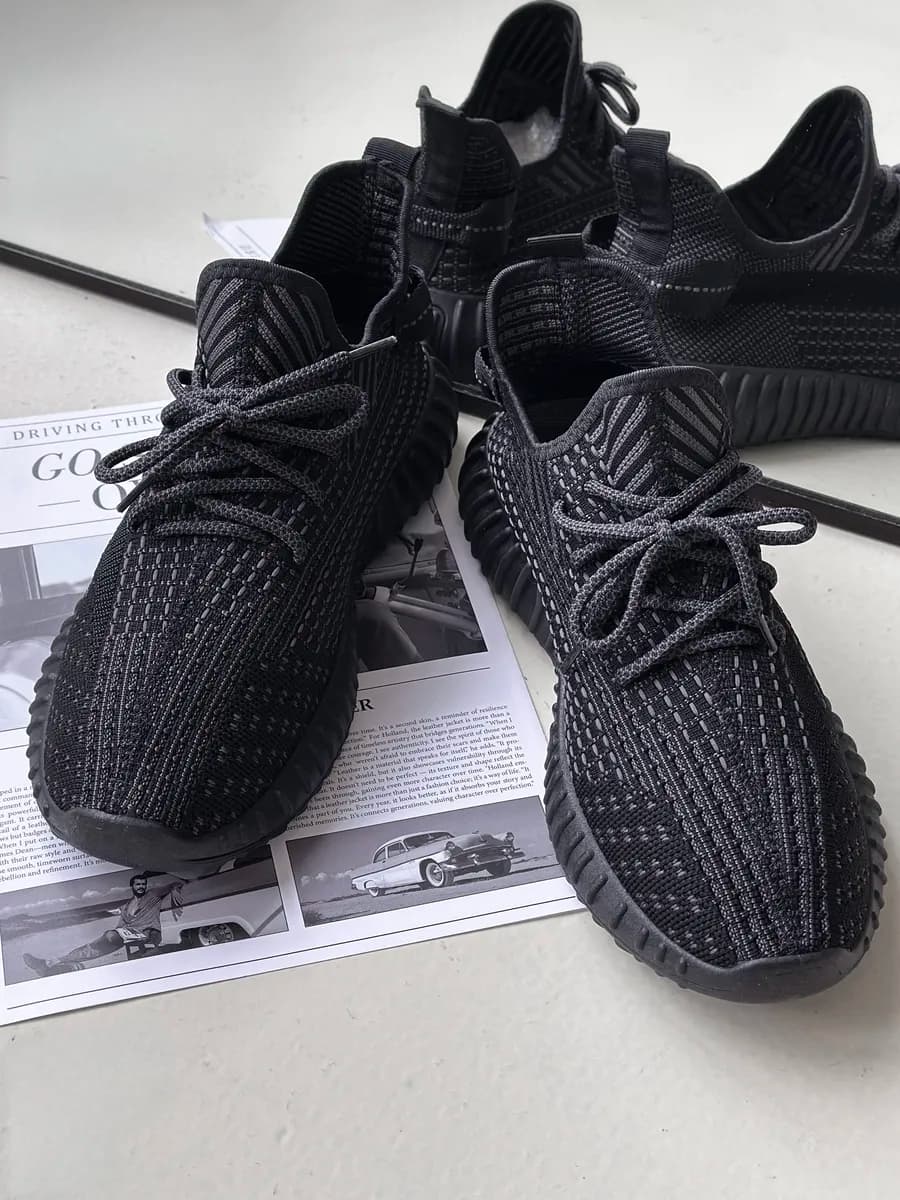 Кроссовки изики летние