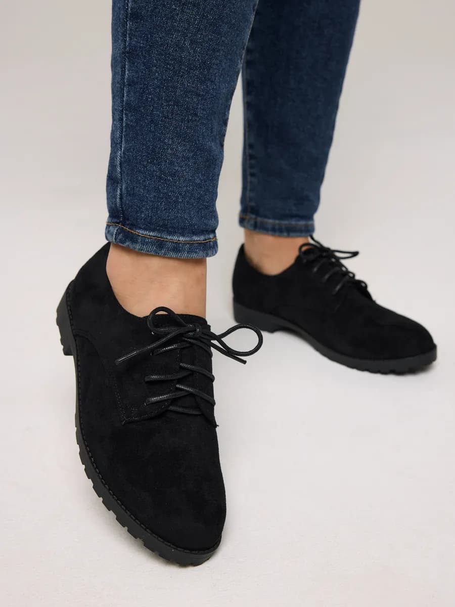 Туфли на низком каблучке демисезонные