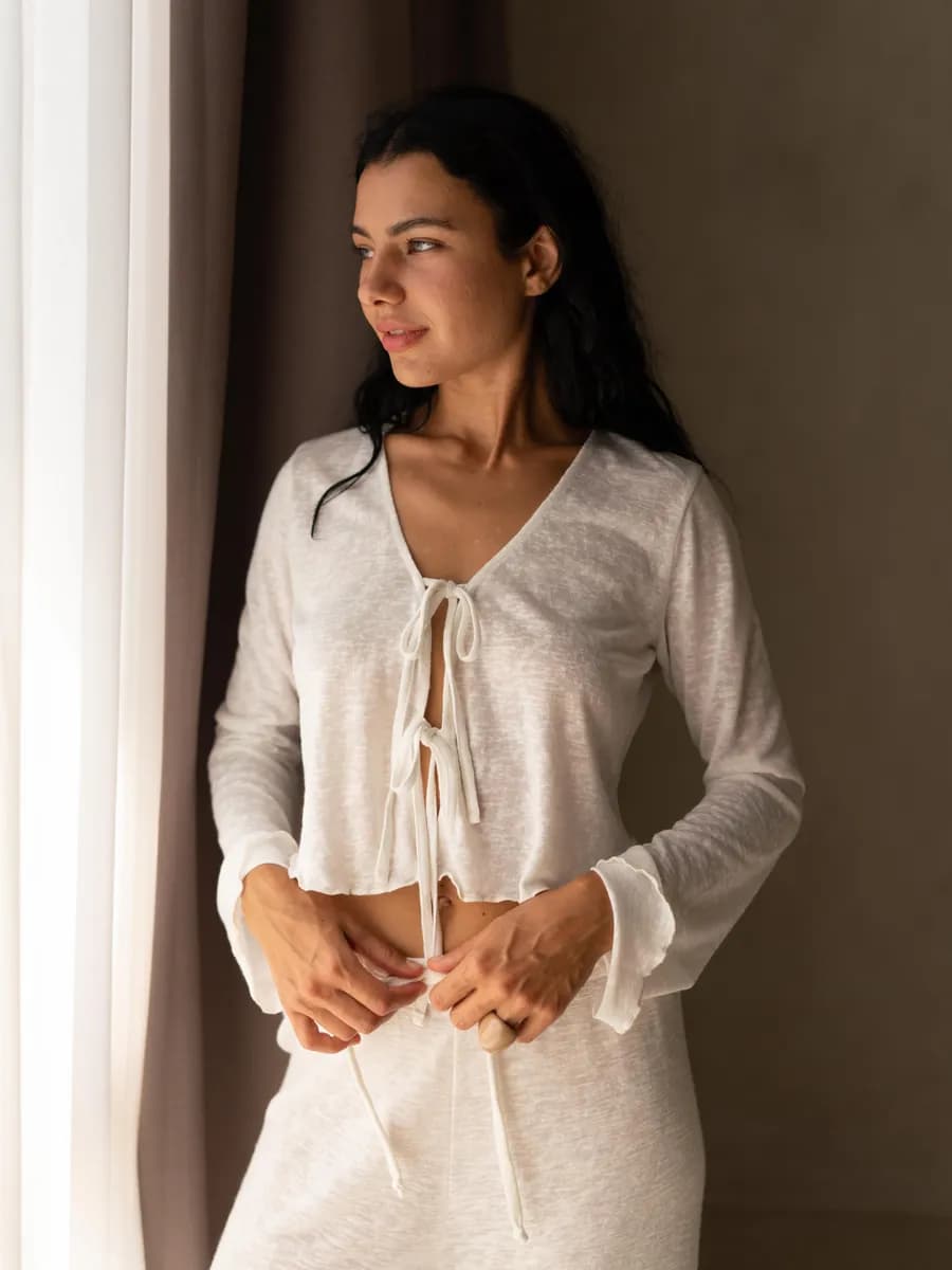 Топ летний пляжный укороченный на завязках полупрозрачный