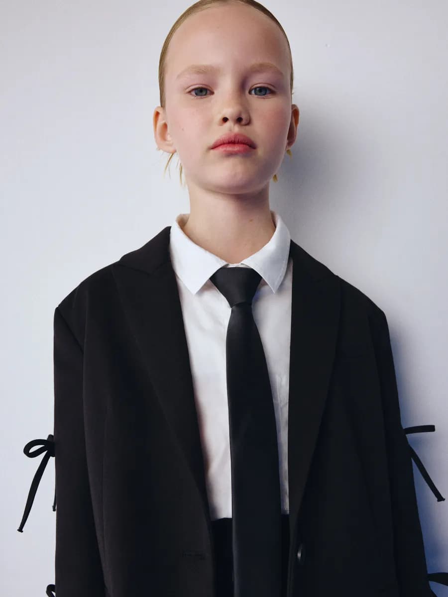 Жакет черный школьный пиджак с бантиками