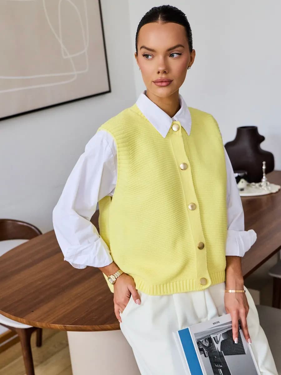 Жилетка вязаная на пуговицах школьная офисная